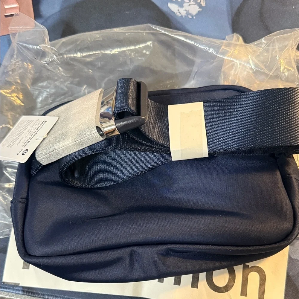 lululemon athletica Navy Blue Belt Bag - Picture 3 of 4